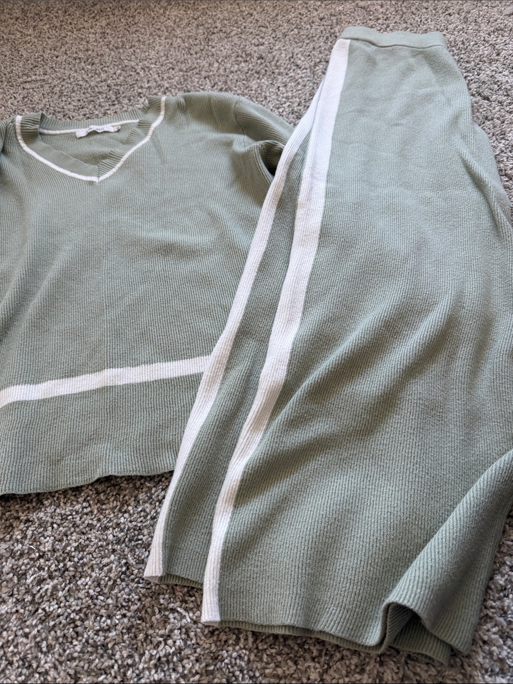 Women’s Sage Green Loungewear Set with White Trim - Picture 4 of 7